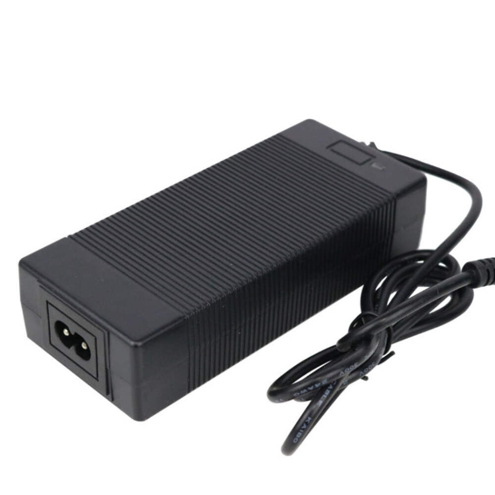 Intelligent Temperature-Controlled Charger, Adaptable To Extreme Environments